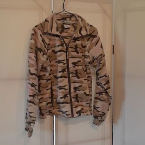 Columbia camoflage Y14/16 fleece jacket